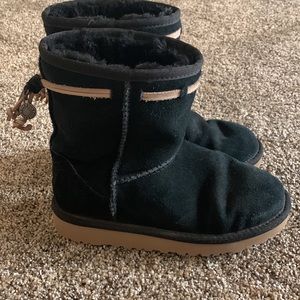 Girls UGGS. GUC. Size 2